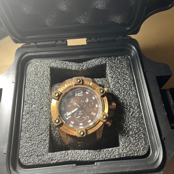 Invicta Reserve Arsenal Swiss Watch - Picture 2 of 3